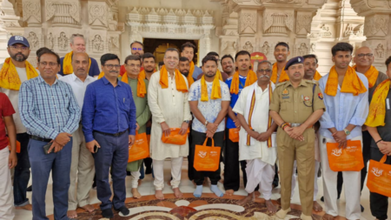 అయోధ్యలో శ్రీరామ్ దర్శనం ఇచ్చిన లక్నో సూపర్ జైంట్స్ టీం