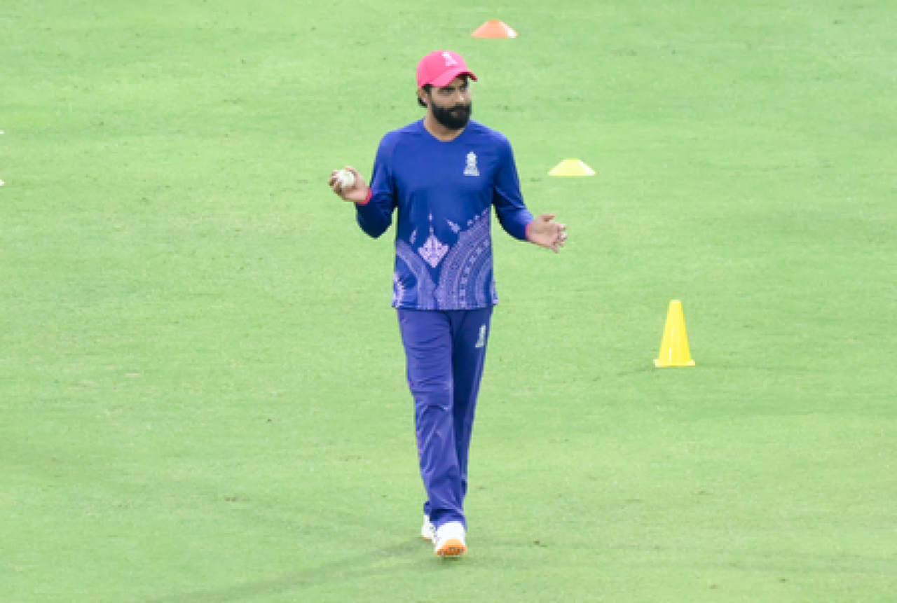 జడేజా 15 పరుగులు చేస్తే సాధించనున్న ప్రత్యేక మైలురాయి