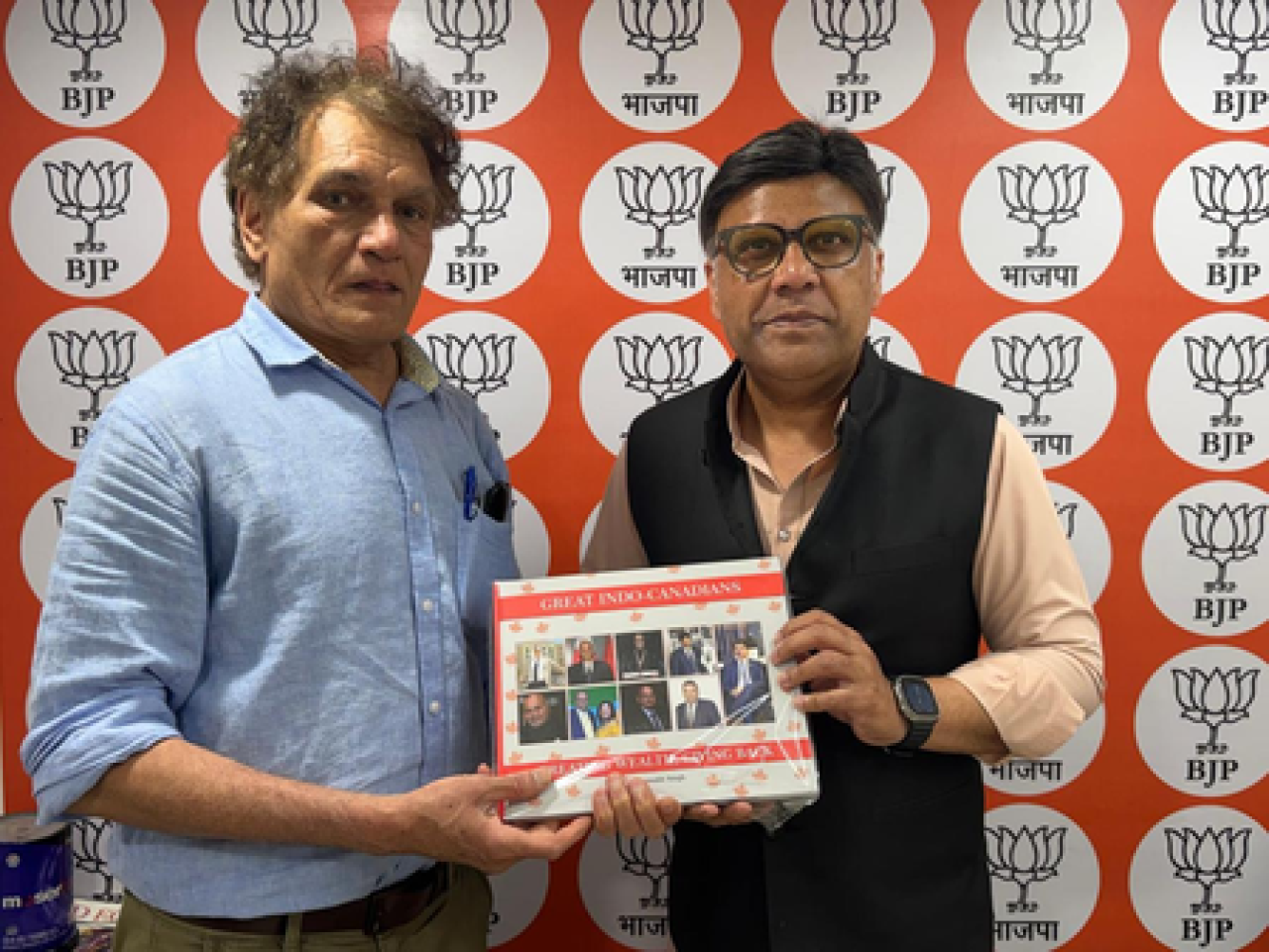 టోరంటోలో గ్రేట్ ఇండో-కెనడియన్ పుస్తకానికి విపులమైన విడుదల