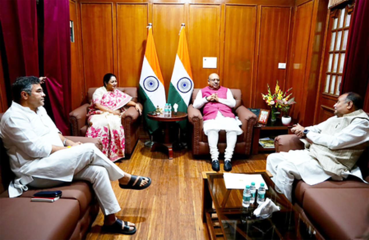 ఢిల్లీ అసెంబ్లీ సమావేశాలపై సీఎం రేఖా గుప్తా చర్చలు