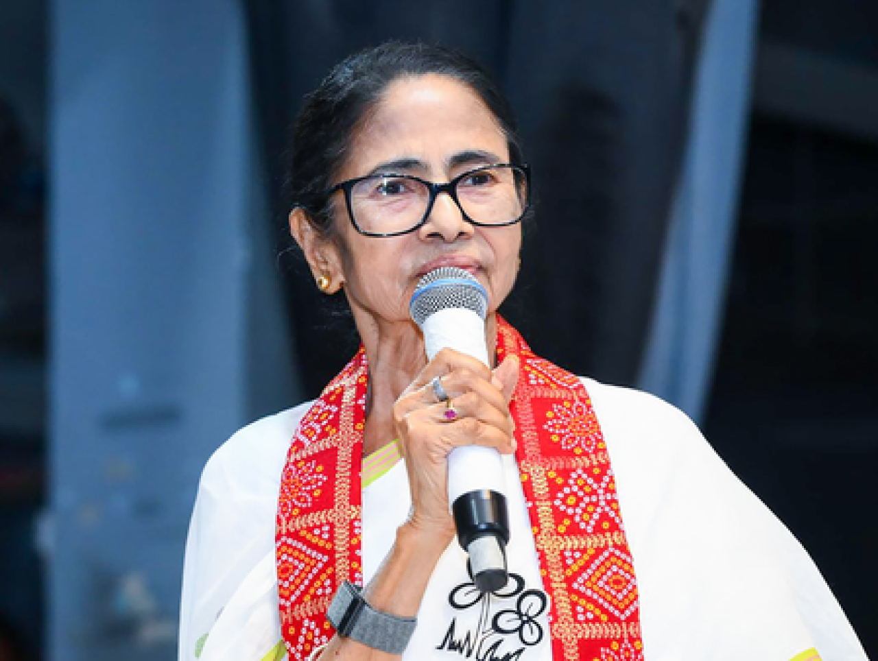 భవానీపూర్‌లో రిటర్నింగ్ ఆఫీసర్‌గా సుర్జీత్ రాయ్ నియామకంపై టీంసీ అభ్యంతరం