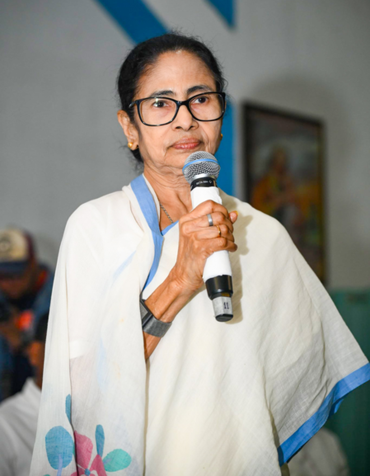 మమతా బెనర్జీ 2026 ఎన్నికల ముందు 23 పదవులకు రాజీనామా