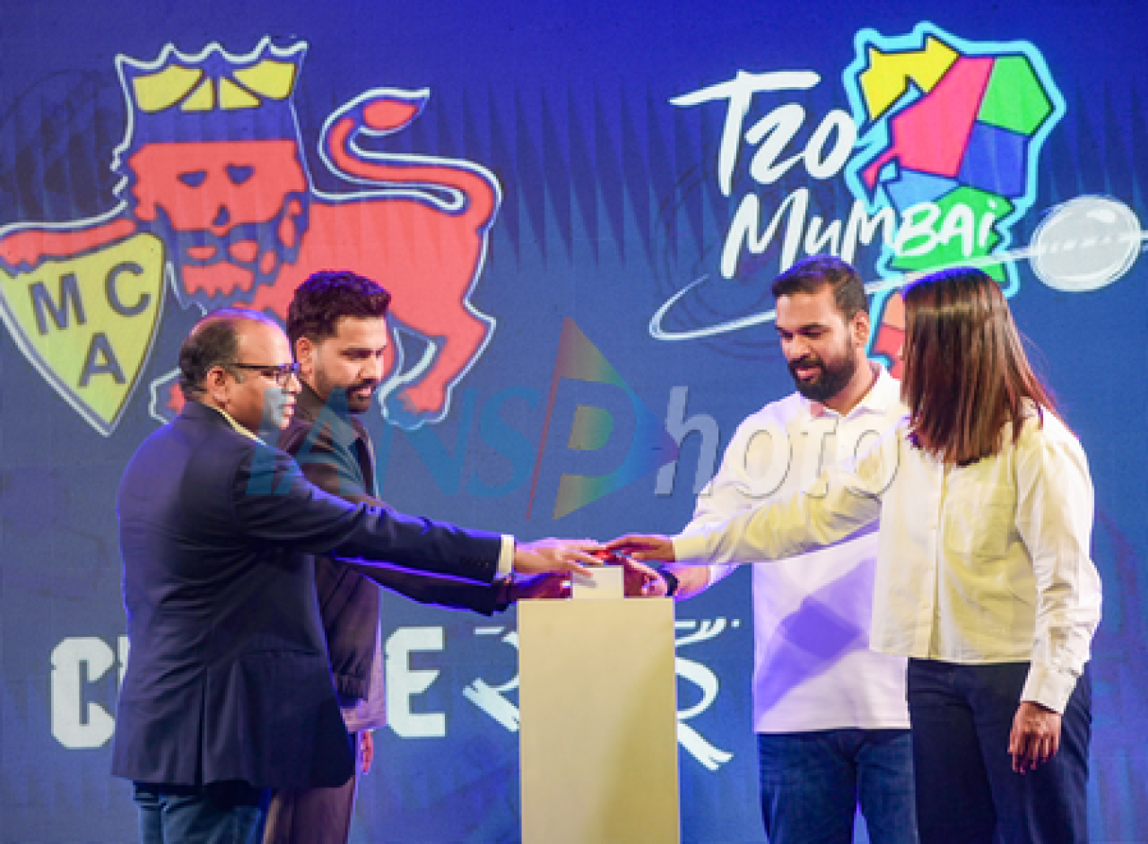 మహిళల క్రికెట్ టోర్నమెంట్ ప్రారంభం, ట్రోఫీని ఆవిష్కరించిన రోహిత్ శర్మ