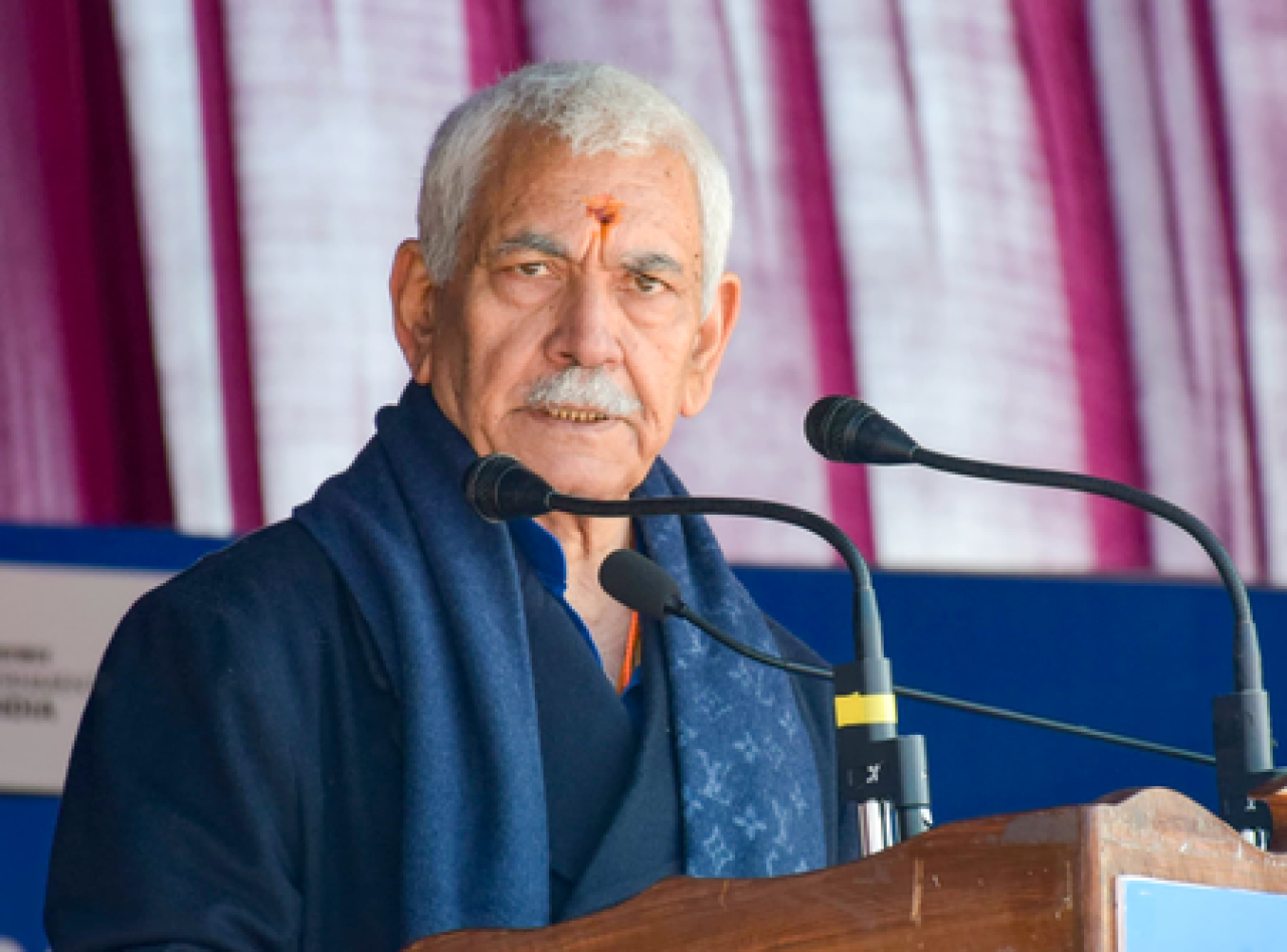 స్టేక్‌హోల్డర్లు బలమైన ప్రొఫెషనల్ కమ్యూనిటీని నిర్మించాలి: ఎల్‌జీ మనోజ్ సింహా