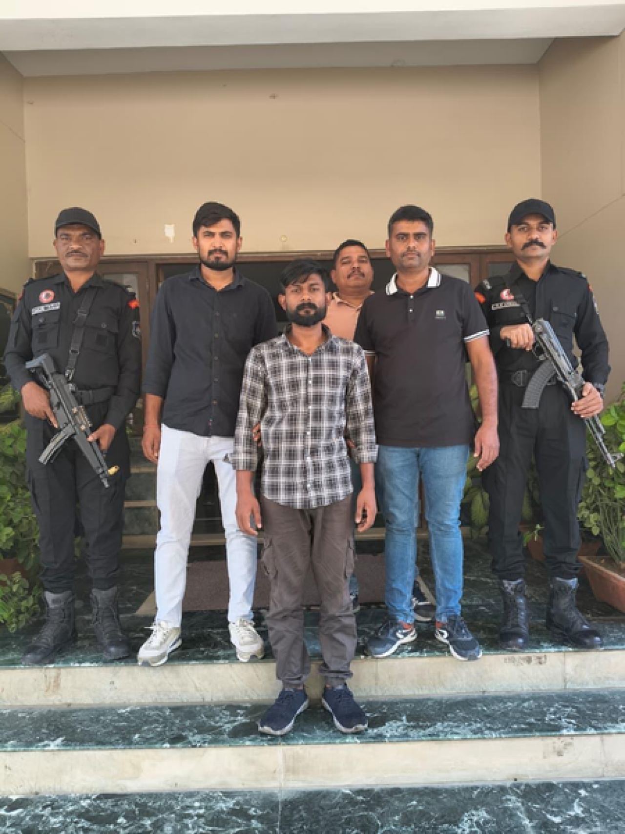 గుజరాత్ ఎటిఎస్‌కు భారీ విజయము, పంజాబ్ గ్రెనేడ్ దొంగను అరెస్టు చేశారు