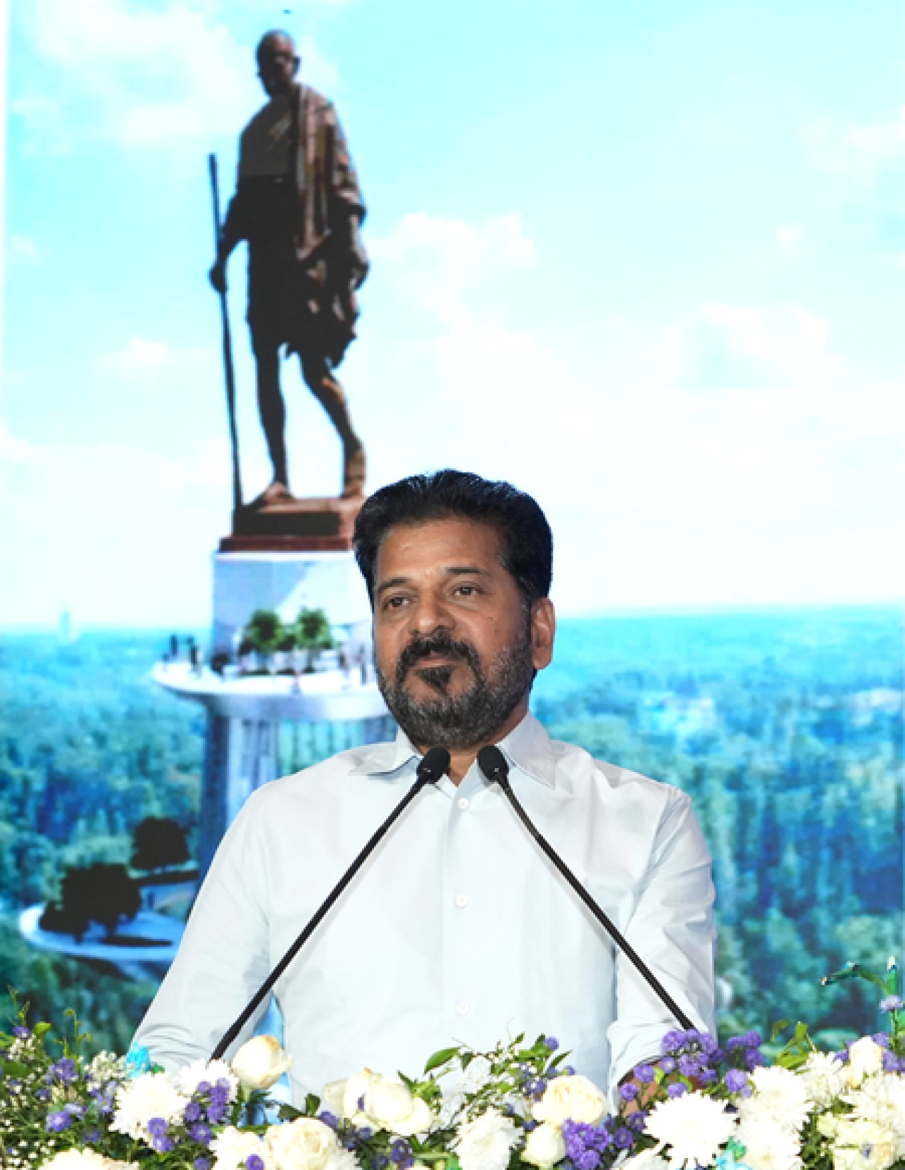 తెలంగాణలో వ్యక్తిగత ఆదాయం అత్యధికం, రేవంత్ రెడ్డి కేరళ సీఎం పై విమర్శలు