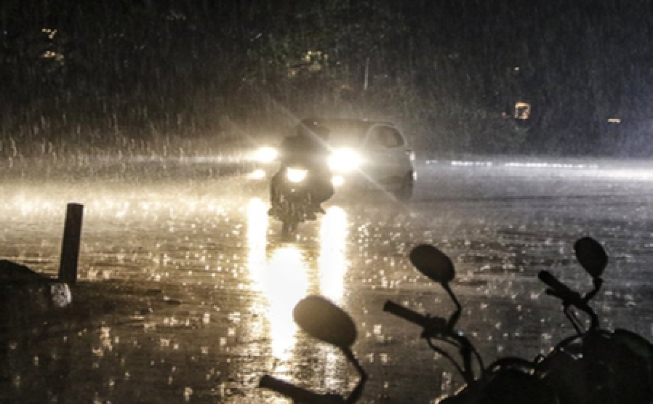 మధ్యప్రదేశ్‌లో వర్షం, ఓలావృష్టి: రైతులకు నష్టం