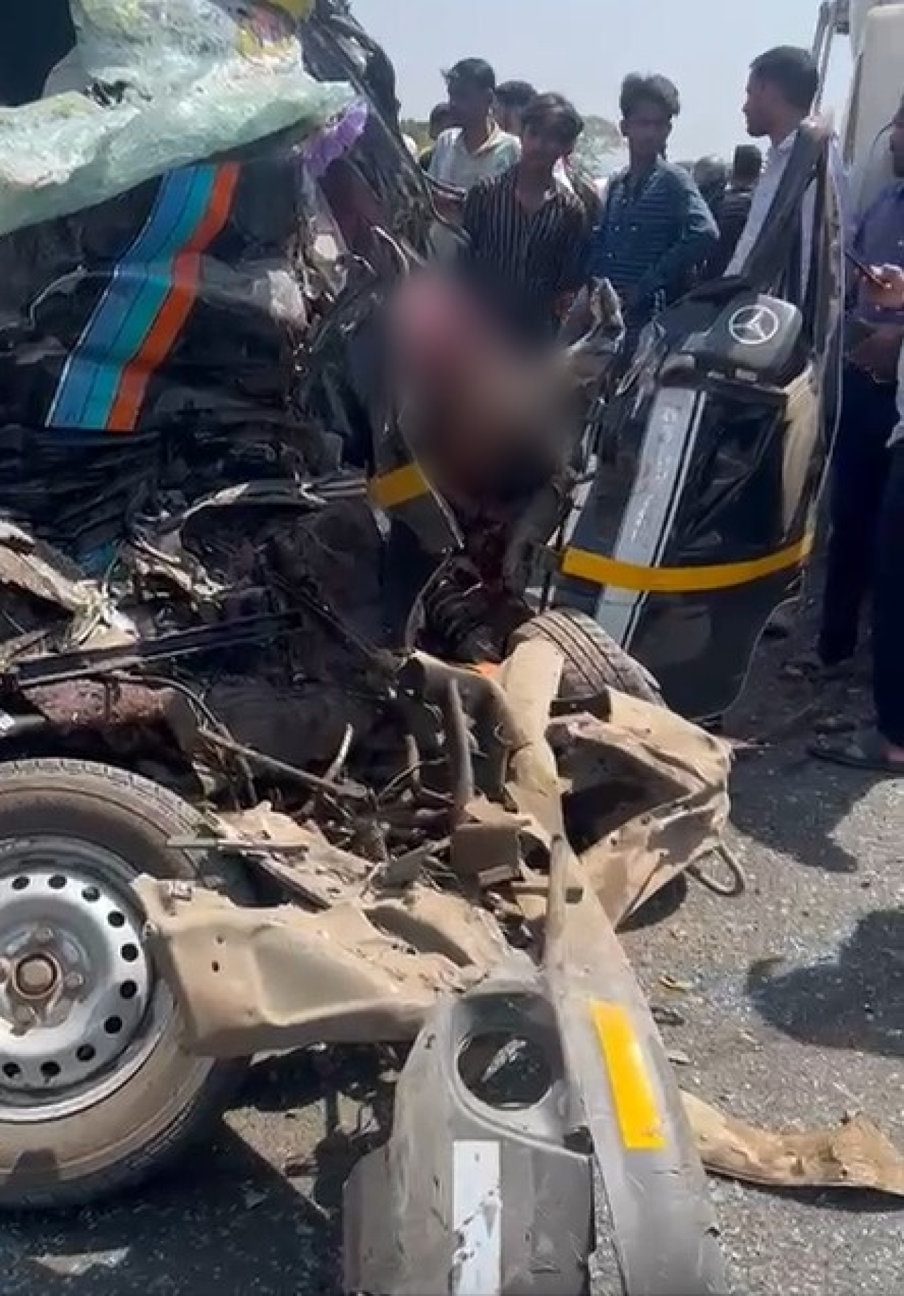 ముంబైలో జరిగిన రోడ్డు ప్రమాదంలో 11 మంది మృతి