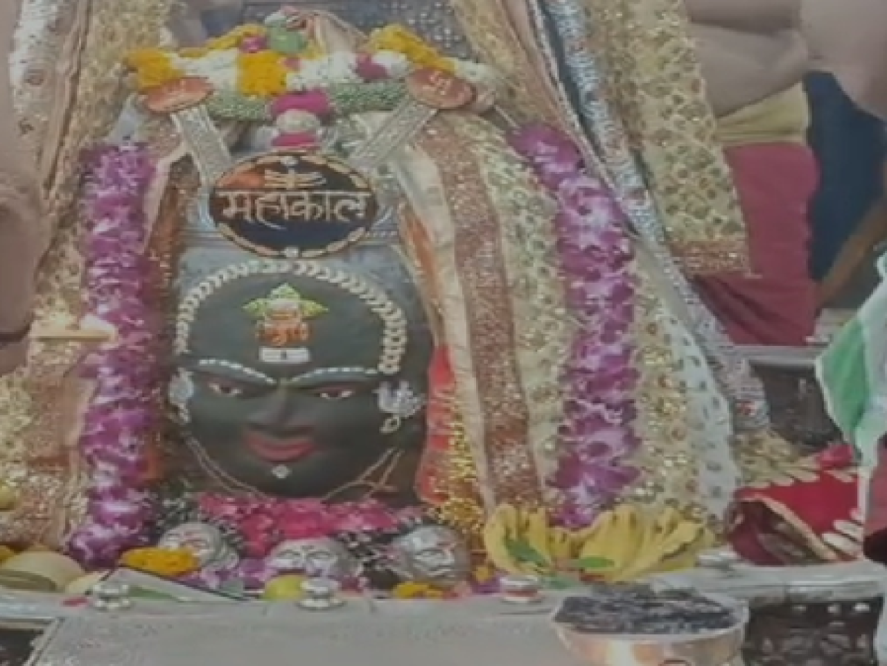 వరుత్తిని ఏకాదశి సందర్భంగా మహాకాళ్ ఆలయంలో ప్రత్యేక శ్రింగారం