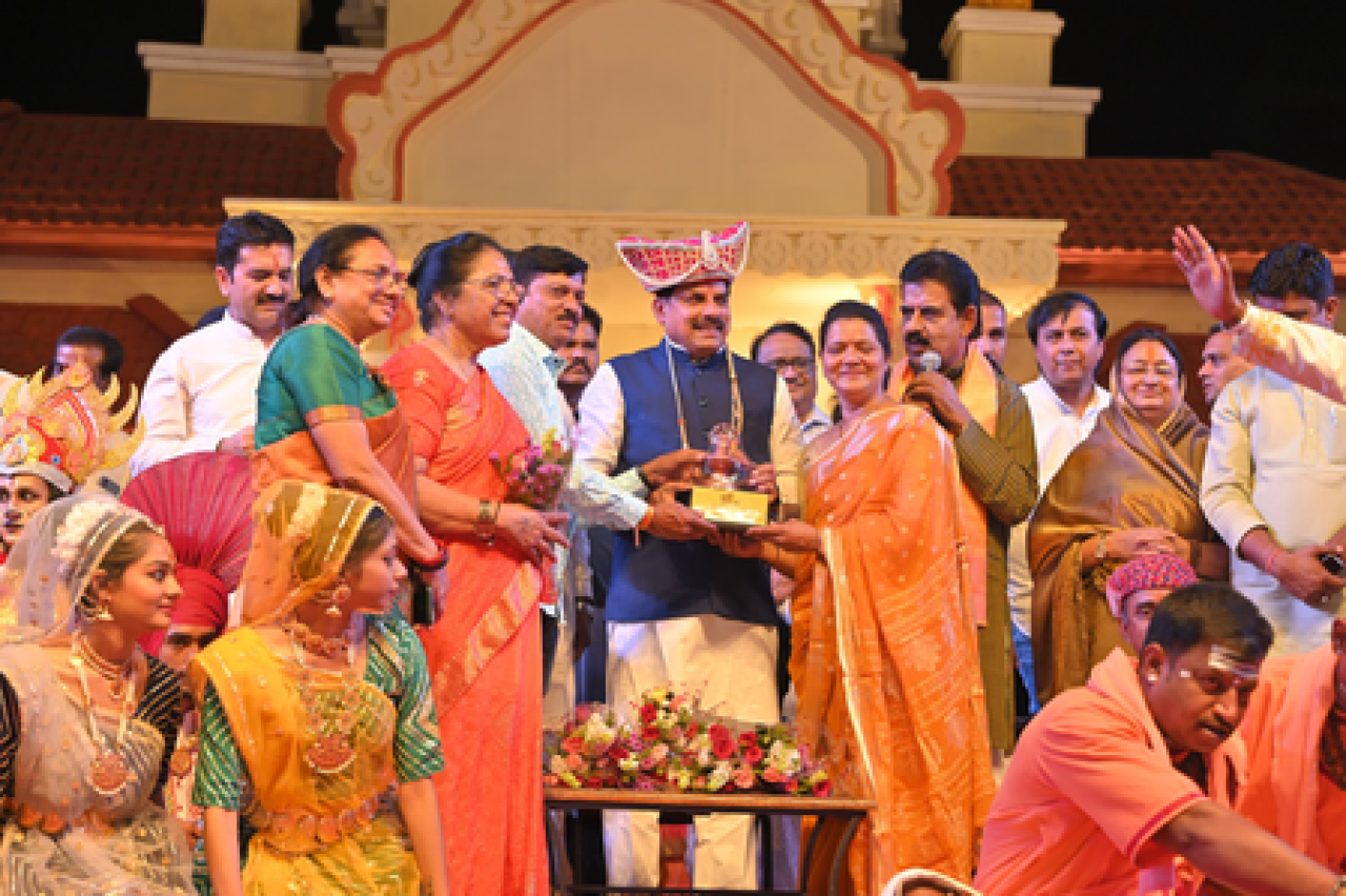 ఇందౌర్‌లో ‘మాంగో జత్రా’: సాంస్కృతిక ఐక్యత మరియు రైతుల సంక్షేమం