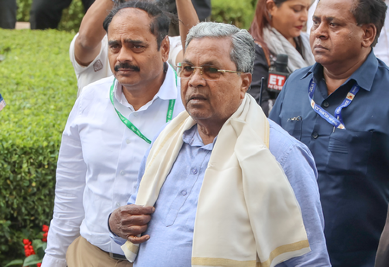 కర్నాటక ముఖ్యమంత్రి కేంద్రాన్ని పెట్రోల్ ధరల పెరుగుదలపై విమర్శించారు