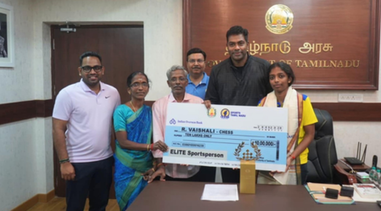 తమిళనాడులో శత్రంజ్ క్రీడాకారిణి వైషాలికి 10 లక్షల ఆర్థిక సహాయం
