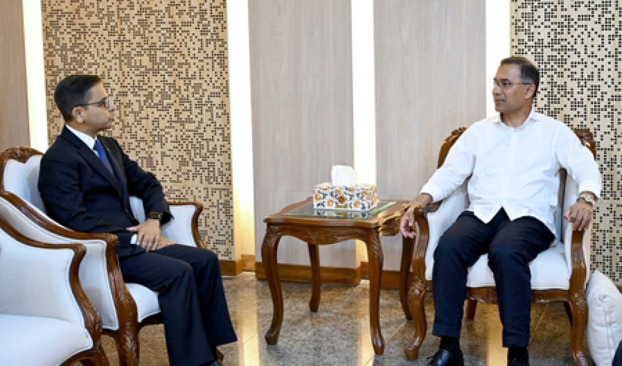 బాంగ్లాదేశ్లో భారత హై కమిషనర్ ప్రణయ్ వర్మ, ప్రధాని తారిక్ రహ్మాన్తో శిష్టాచార భేటీ