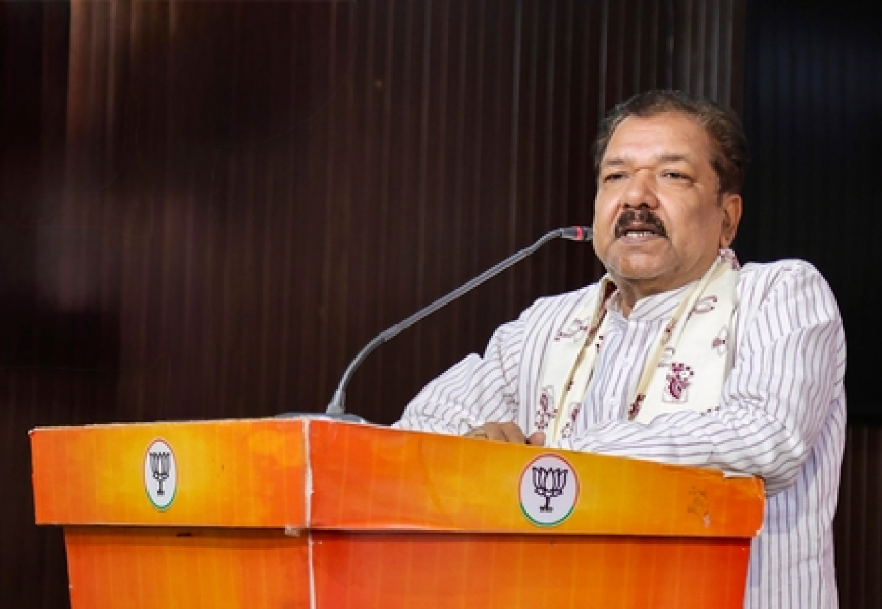 బిహార్ మంత్రి కాక్రోచ్ జనతా పార్టీపై విమర్శలు