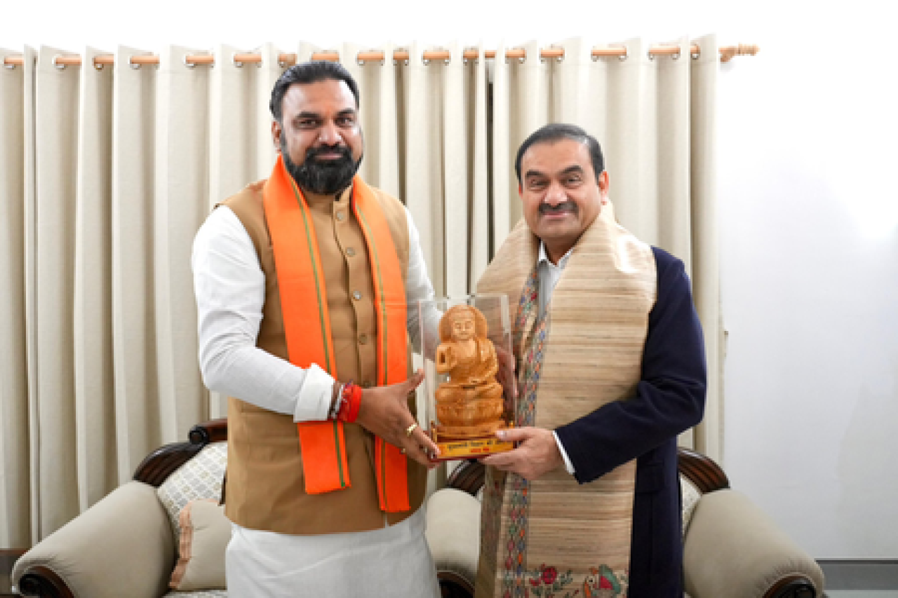 బిహార్‌లో 60 వేల కోట్ల పెట్టుబడికి గౌతమ్ అదానీతో సీఎం సమ్రాట్ చౌధరి భేటీ