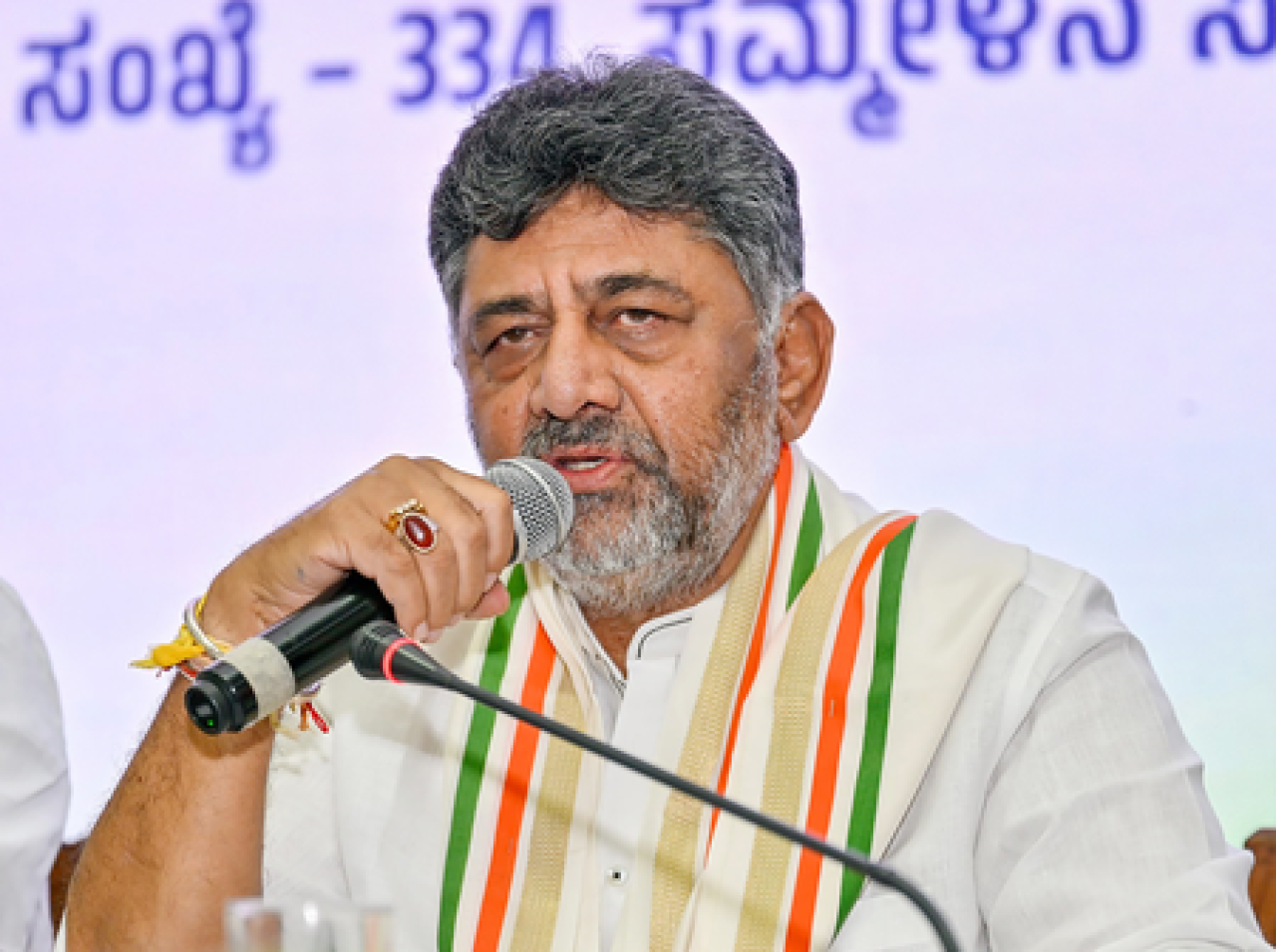 కర్నాటక: డీకే శివకుమార్ మిత్రుడి మాటలు