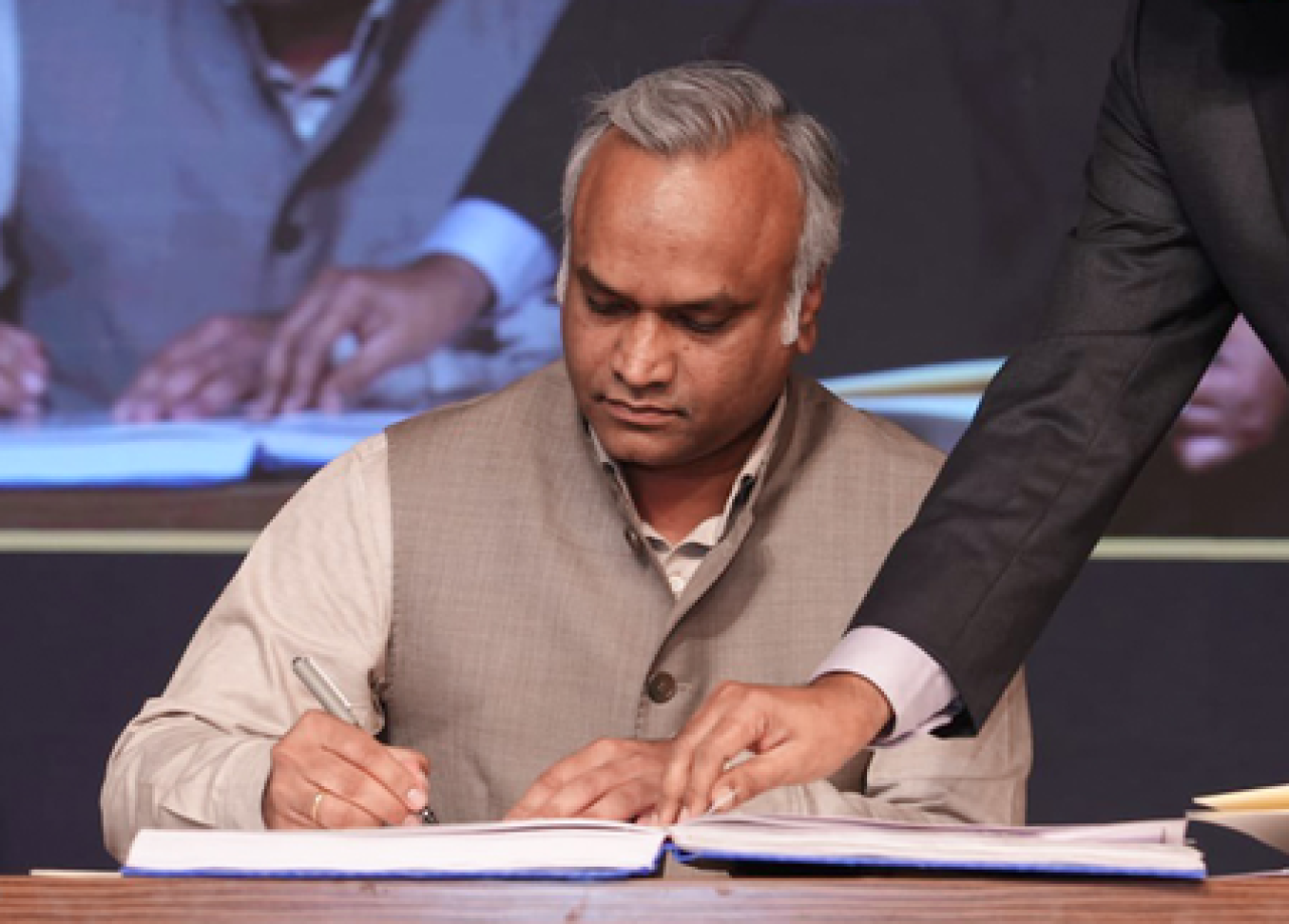 కర్నాటక హోమ్ మంత్రి పబ్, బార్ మరియు మద్యం దుకాణాల్లో వయస్సు తనిఖీకి ఆదేశాలు జారీ చేశారు