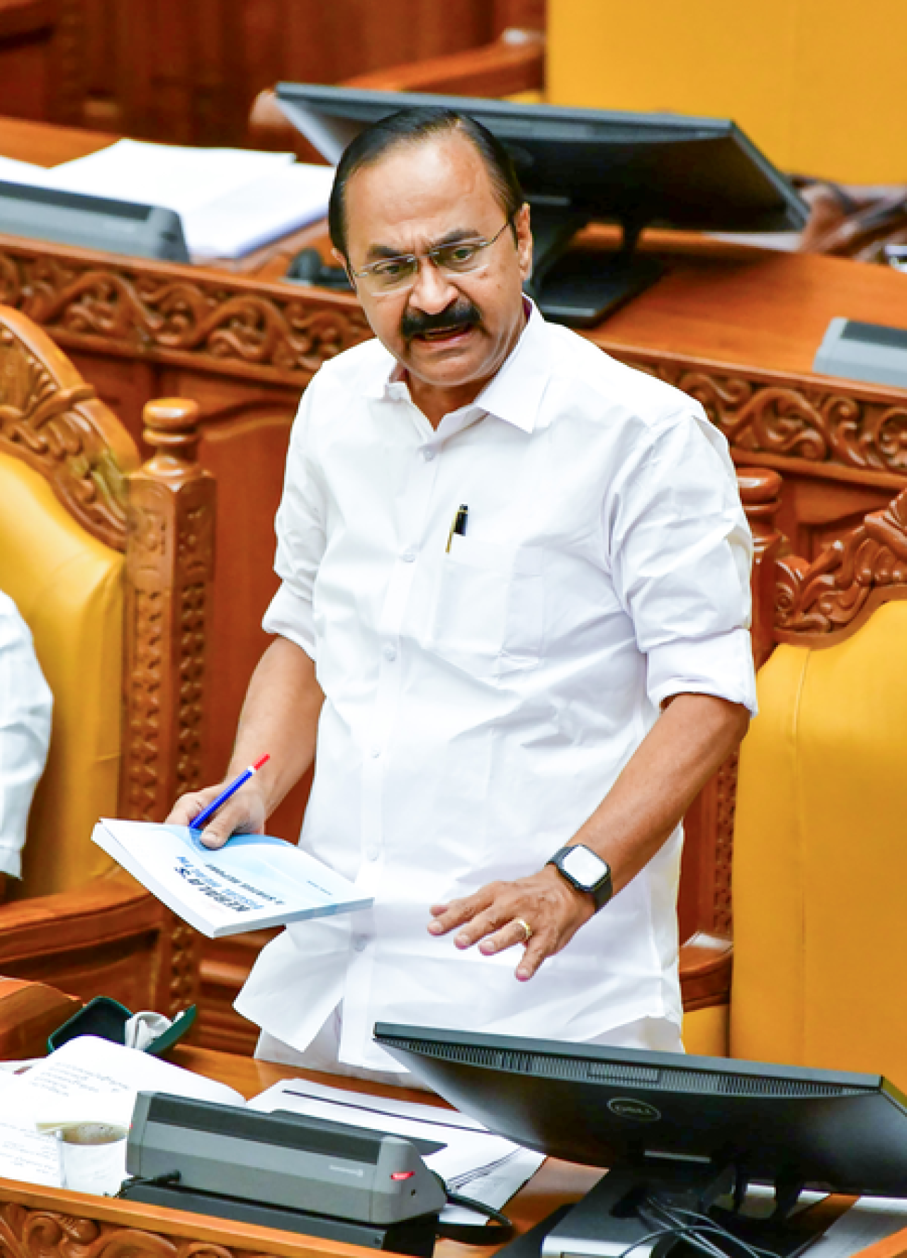 కేరళలో తక్కువ ఆల్కోహాల్ ఉన్న పానీయాలపై పన్ను తగ్గింపు ప్రతిపాదనపై ప్రభుత్వం నిలబడింది