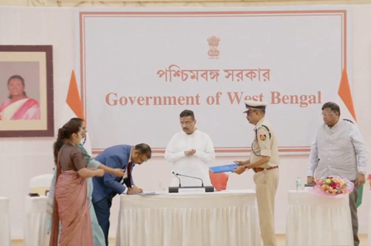 పశ్చిమ బెంగాల్: పోలీసుల ఆధునికీకరణకు జాతీయ రక్షణ విశ్వవిద్యాలయంతో ఒప్పందం