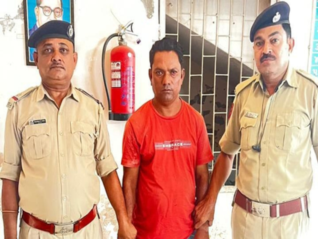 మహిళలను మోసం చేసిన హిందూ విధురుగా ప్రవర్తించిన వ్యక్తి అరెస్టు