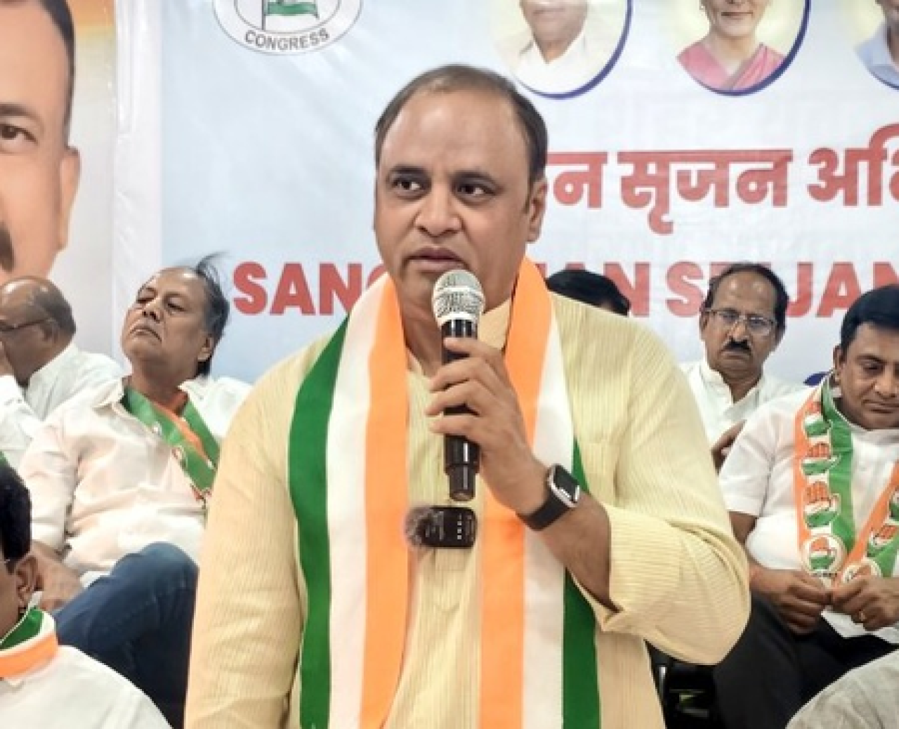 కాంగ్రెసు కార్యకర్తల మనోబలాన్ని కాపాడాలని జాతీయ నాయకత్వాన్ని కోరిన అరుణ్ యాదవ్
