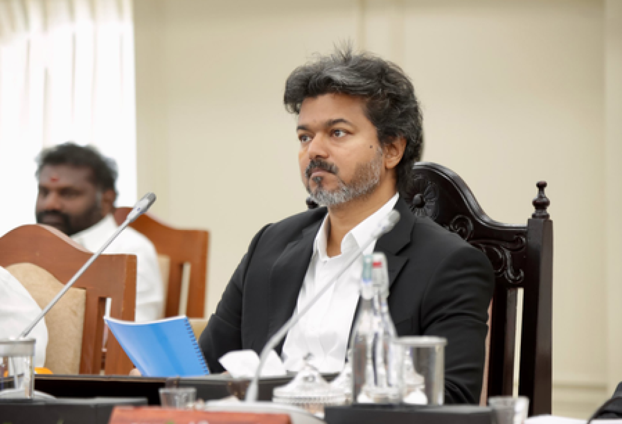 తమిళనాడు ప్రభుత్వంలో ఐఏఎస్, ఐపీఎస్ అధికారుల మార్పులు