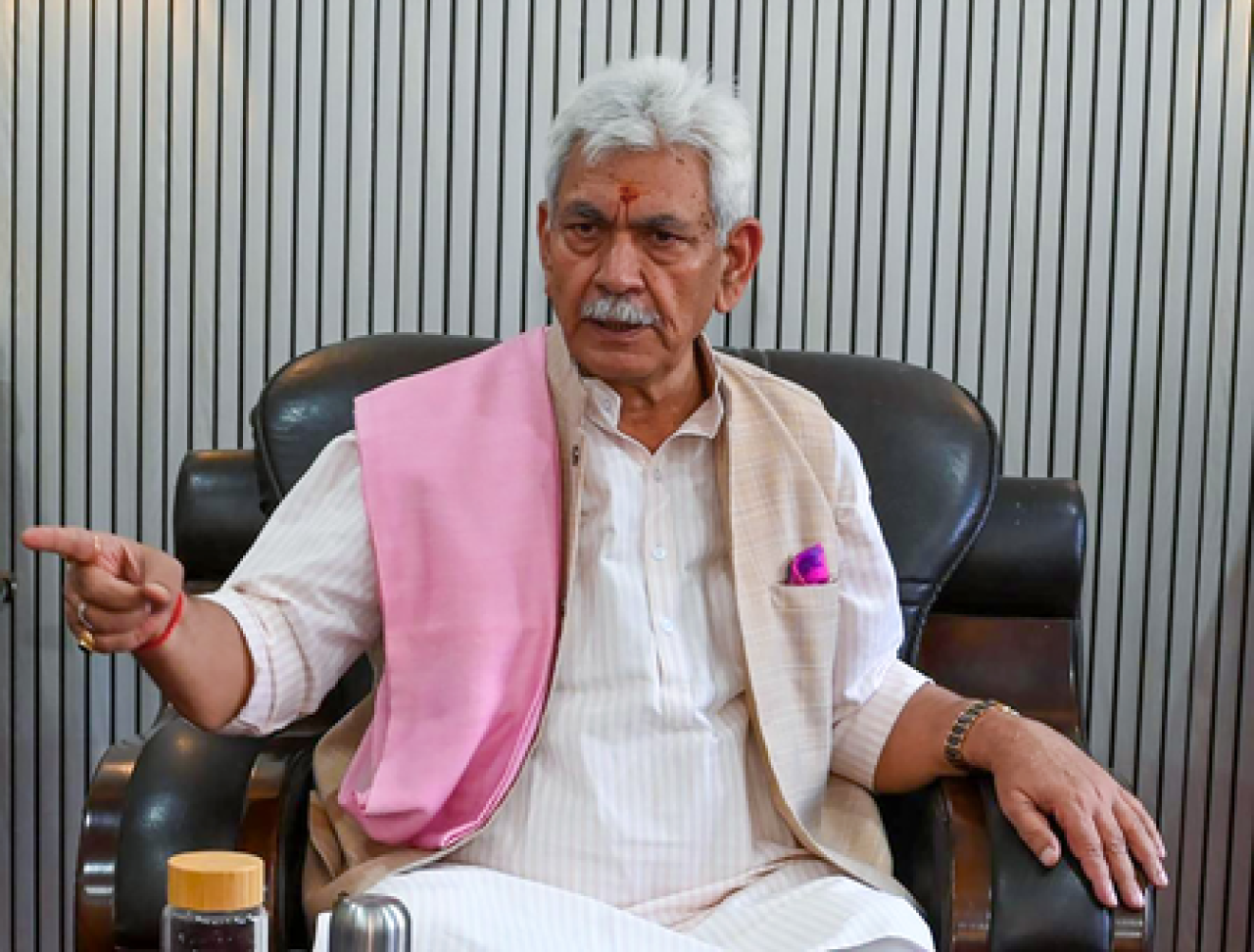 ‘ప్రతి అమ్మాయికి కలలు విలువైనవి’, జమ్మూ-కశ్మీర్ ఉప-రాజ్యపాలకుడి మహిళా సాధికారతపై సందేశం
