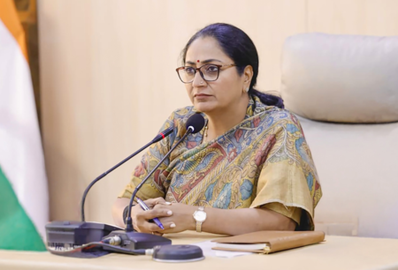 ముఖ్యమంత్రి రేఖా గుప్తా ఆదేశాల మేరకు ఢిల్లీ శుభ్రత ఉద్యోగుల కమిషన్ పునఃగठनము