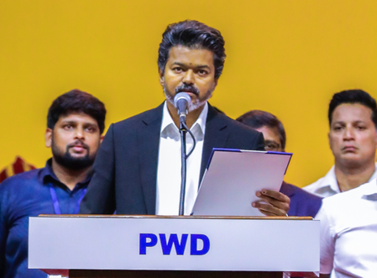 మెకేదాతు బంధ వివాదం: తమిళనాడు సీఎం విజయ ప్రధాని మోదీకి ఆమోదం నిలిపివేయాలని కోరారు