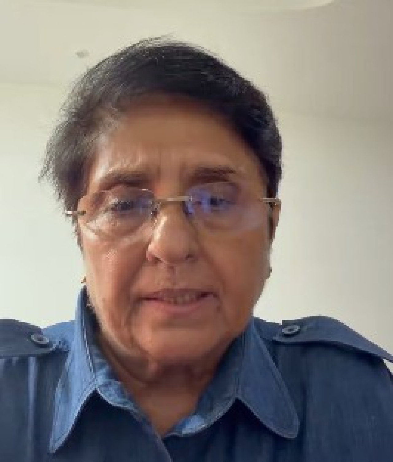 విద్యార్థి ఉద్యమాలకు సివిల్ డిఫెన్స్ ను ముందుగా నియమించాలి: కిరణ్ బేడీ సూచన