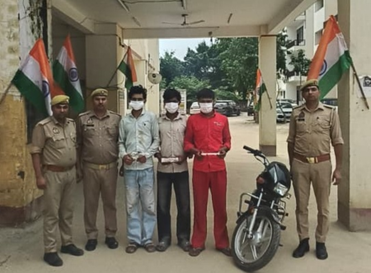 అవैధ ఆయుధాలతో ముగ్గురు నిందితులు అరెస్ట్