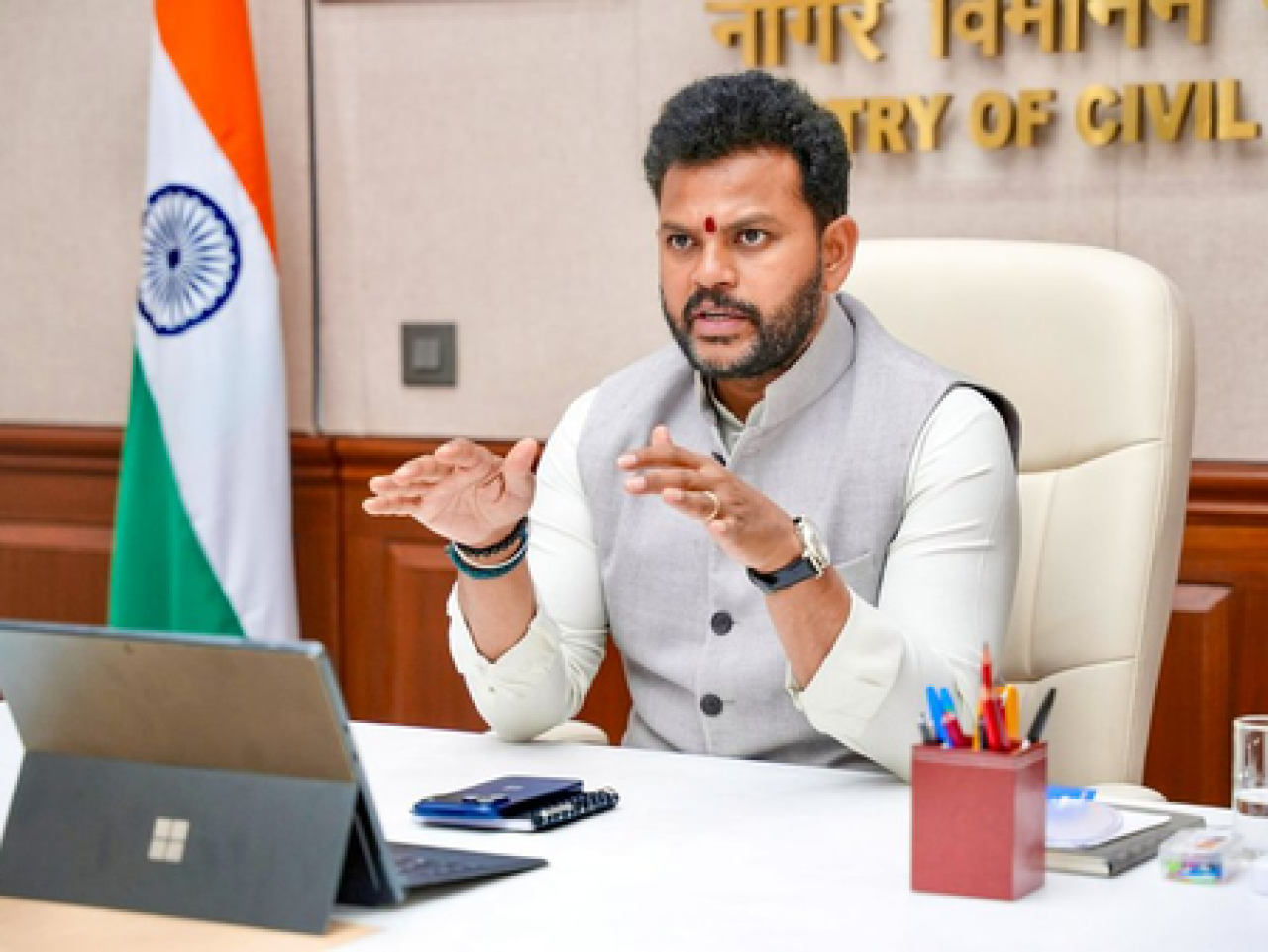 పైలట్లకు వార్షిక డోప్ టెస్ట్ను తప్పనిసరిగా చేయాలని ప్రభుత్వం ఆలోచిస్తోంది: రామ్ మోహన్ నాయుడు