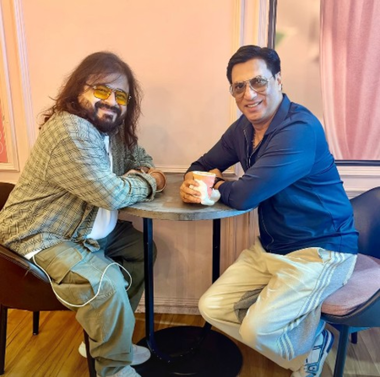 మధుర్ భండార్కర్ ప్రీతమ్ను కలుసుకుని దిల్ తో బచ్చా హై జీని గుర్తు చేసుకున్నారు