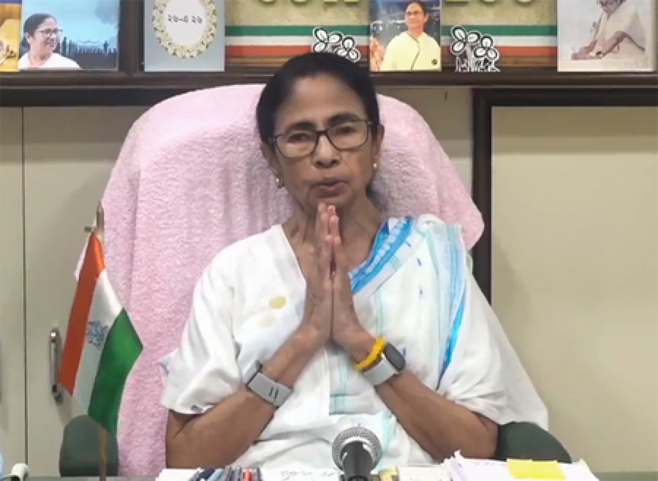 మమతా బెనర్జీ సీఎం పై బెదిరింపు ఆరోపణలు