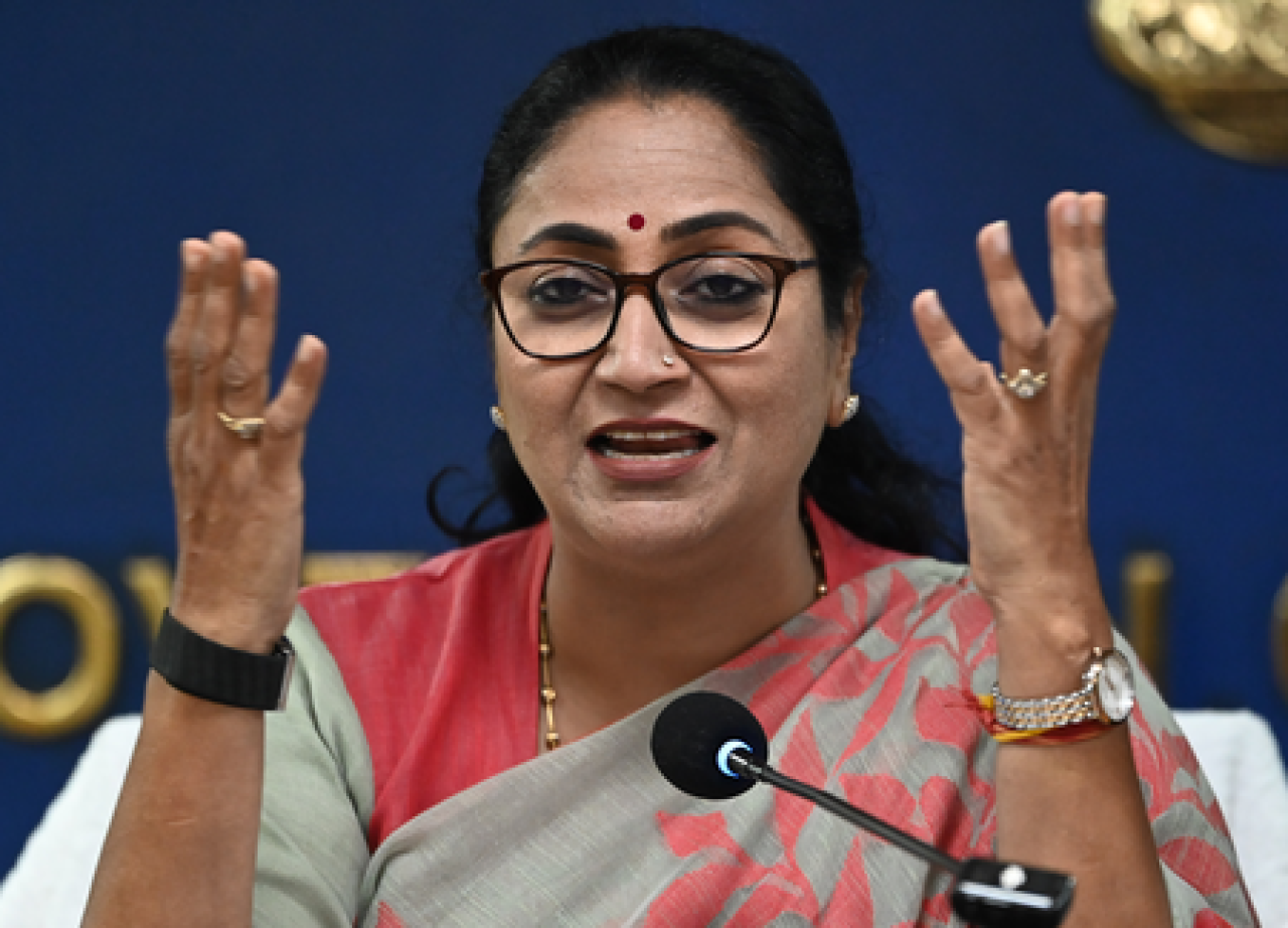 వయో ఆనంద్: ఢిల్లీ ప్రభుత్వానికి కొత్త పథకం, వృద్ధులకు ప్రత్యేక సౌకర్యాలు