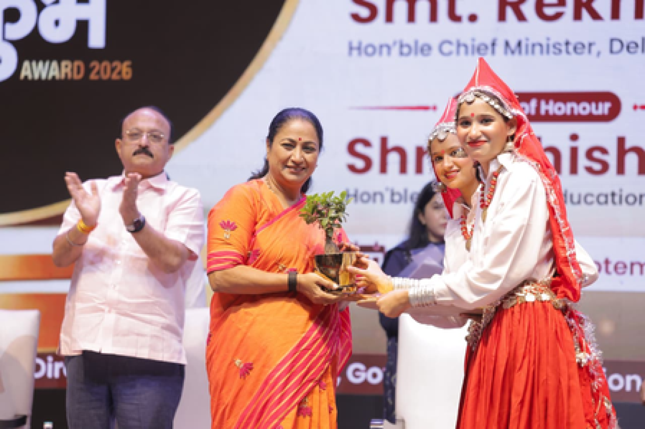 ఢిల్లీ ముఖ్యమంత్రి 118 ఉపాధ్యాయులను సన్మానించారు, భవిష్యత్తు కోసం పాఠశాలలను సిద్ధం చేయాలని సంకల్పించారు