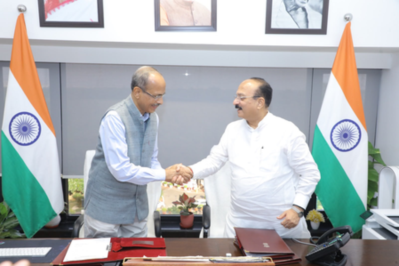 రిటైర్డ్ IAS అధికారి SCL దాస్, DELHI ELECTRICITY REGULATORY COMMISSION (DERC) చైర్మన్గా నియమితులయ్యారు