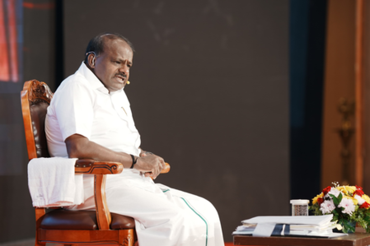 కర్నాటకలో స్టింగ్ ఆపరేషన్ పై రాజకీయ సంక్షోభం, కుమారస్వామి 15 కోట్ల కేసులో ఇడీ విచారణ కోరారు
