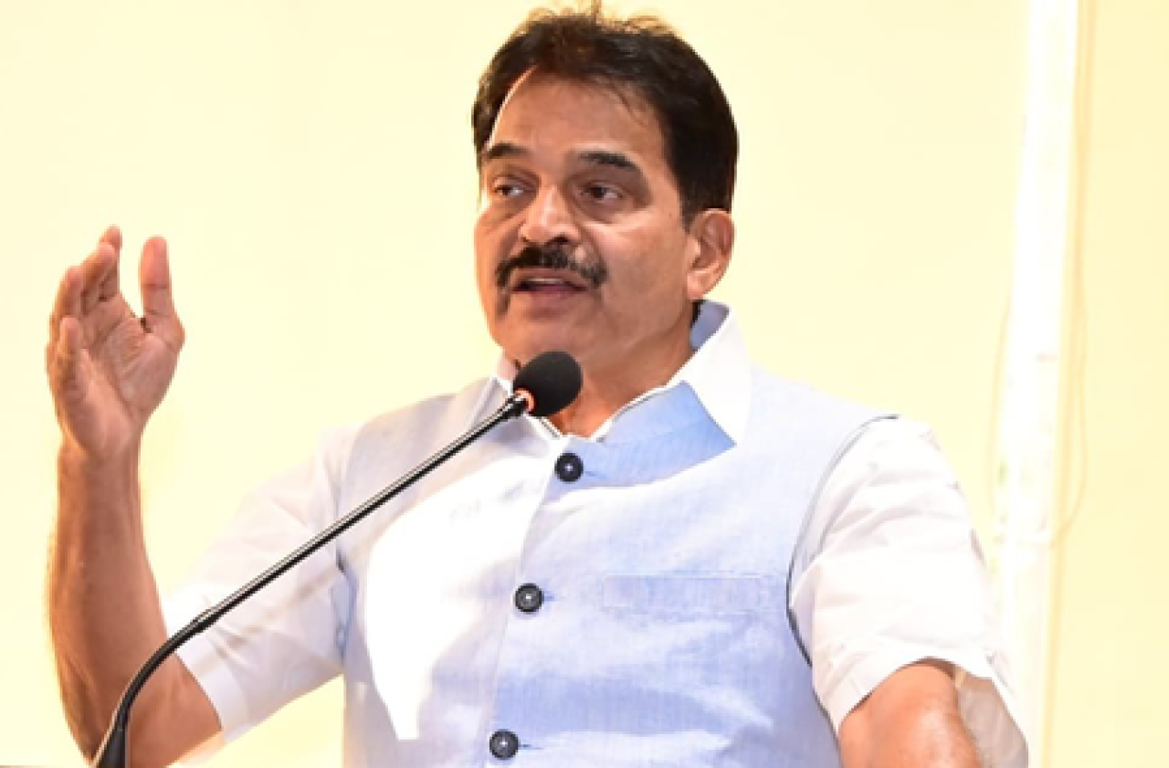 కాంగ్రెస్ పార్టీ కేంద్రంపై 1 నవంబర్ ర్యాలీకి ట్రైన్లు ఆపడానికి ఆరోపణలు చేసింది