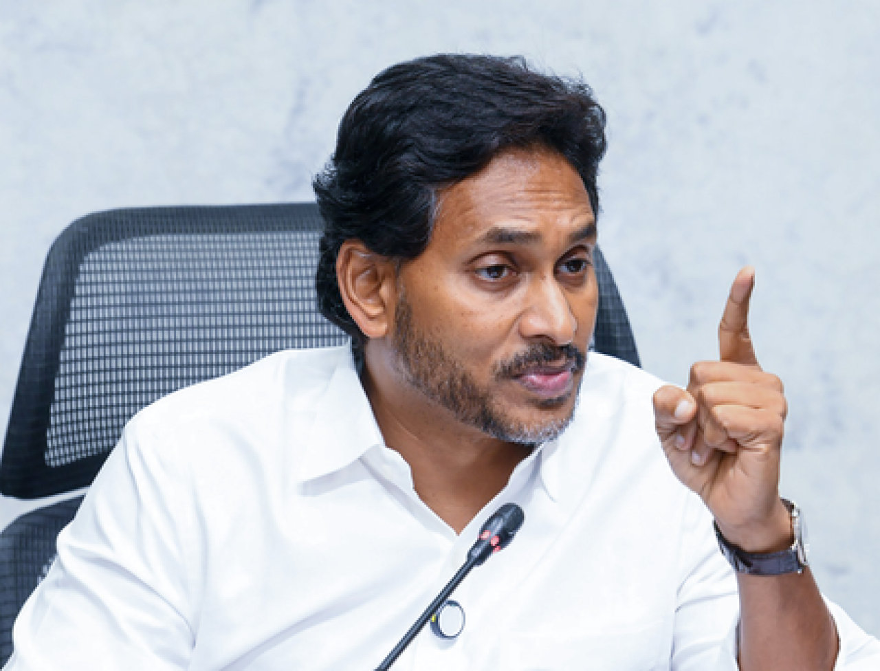 చంద్రబాబు నాయుడు పై జగన్ మోహన్ రెడ్డి తీవ్ర విమర్శలు