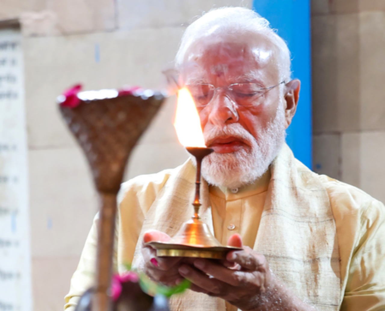 నవరాత్రి 9వ రోజు: ప్రధాని మోదీ దేవి స్తుతి భజనను పంచుకున్నారు