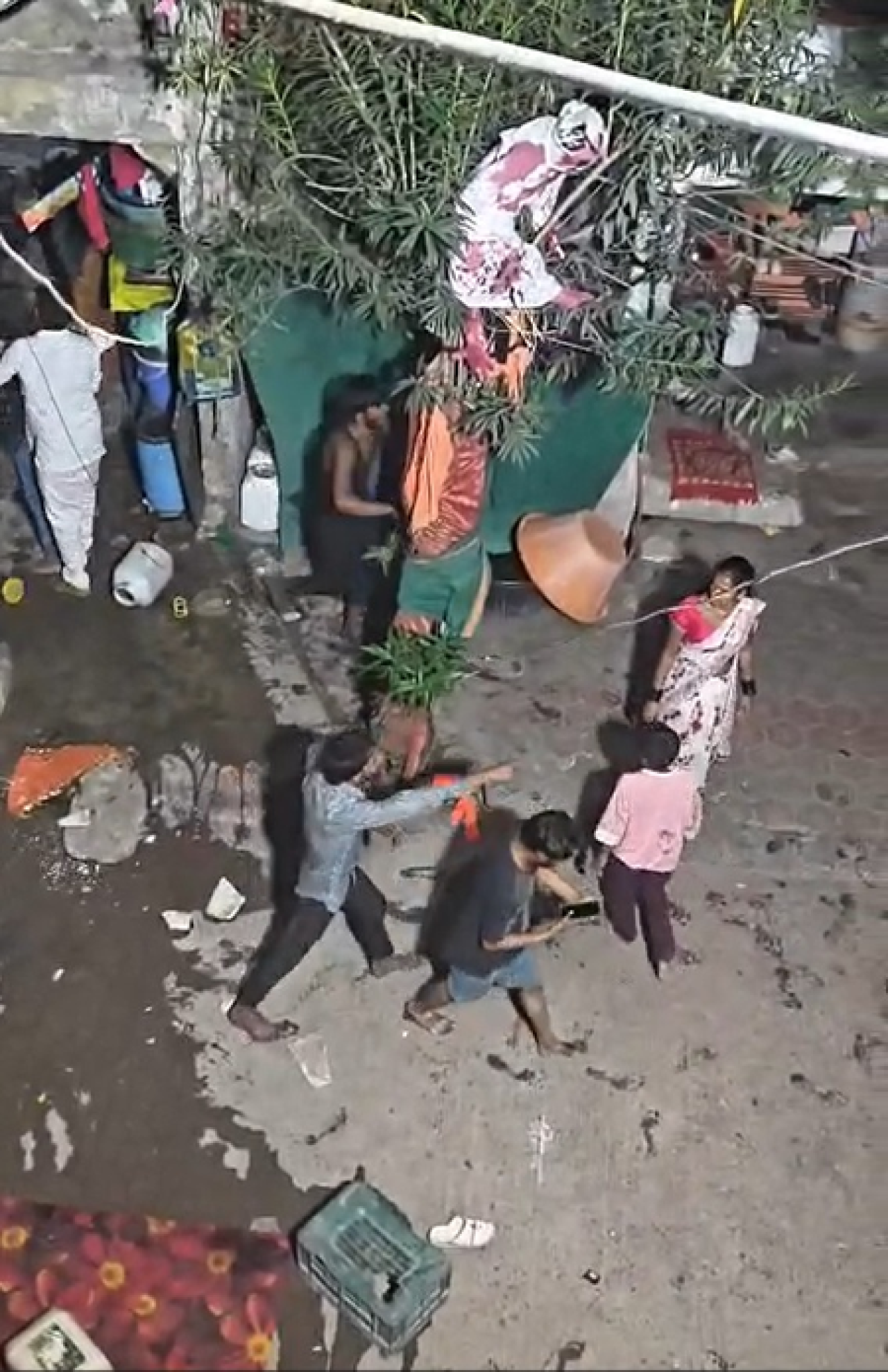 మధ్యప్రదేశ్లో గర్భ పండల్పై వివాదం: 5 మందిని అరెస్టు చేసిన పోలీసులు