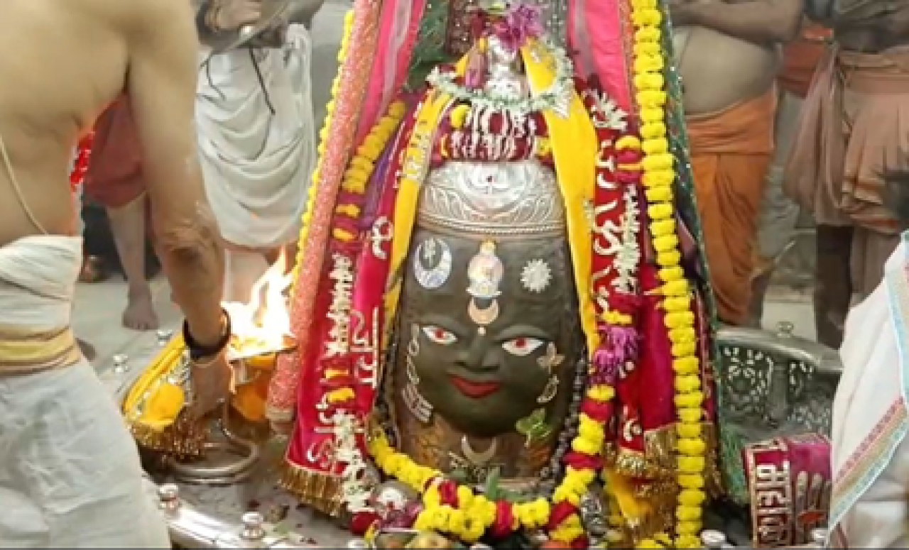 మహాకాళ్ ఆలయంలో అద్భుతమైన భస్మ ఆరతి