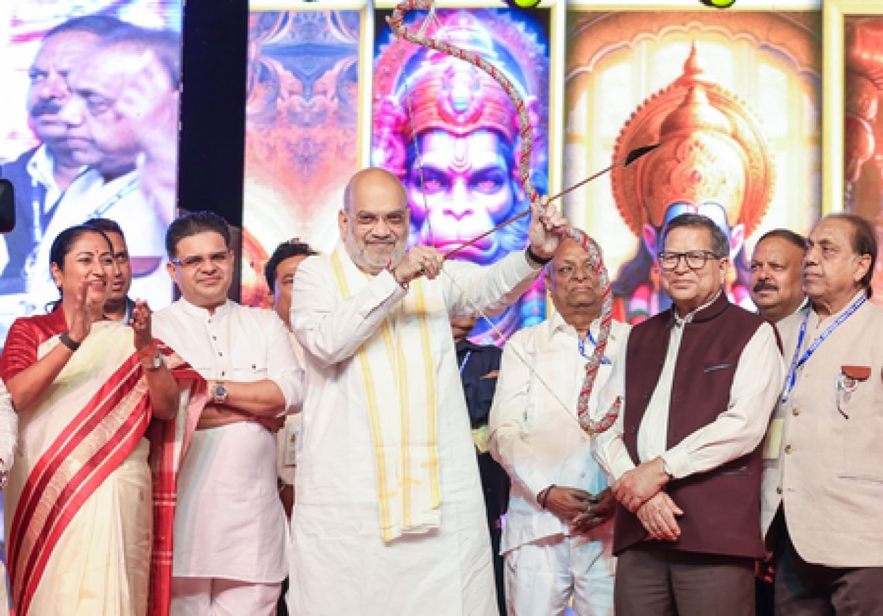 మిండు రోడ్డు కాలి మందిరంలో సీఎం రేఖా గుప్తా పూజ, దుర్గా పూజపై వ్యాఖ్యలు